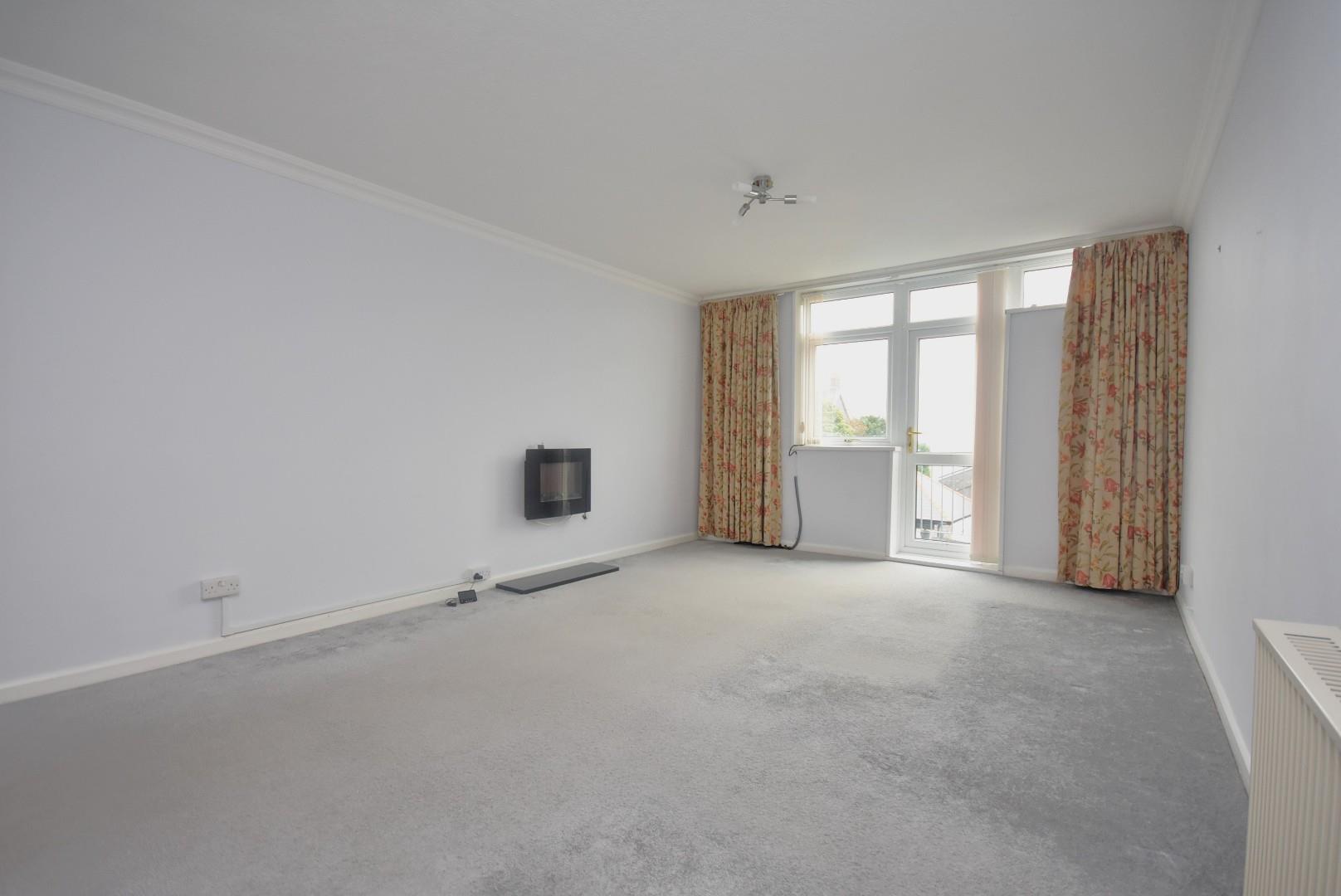 7 St. Nicholas House, Sea View Court, Bradford Place, Penarth, CF64 1AL